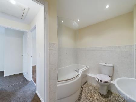 2 bedroom Maisonette to let in Manning Road, Bury St Edmunds, IP32