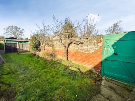 3 bedroom End of terrace house to let in Fornham Road, Bury St Edmunds, IP32
