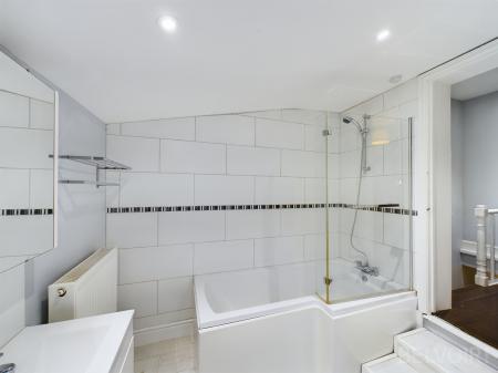 2 bedroom End of terrace house for sale in Mill Road, Bury St Edmunds, IP33