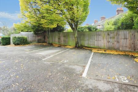 2 bedroom Semi-detached house to let in Chaucer Road, Sudbury, CO10