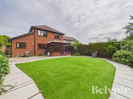 4 bedroom Detached house to let in Church Close, Colchester, CO6