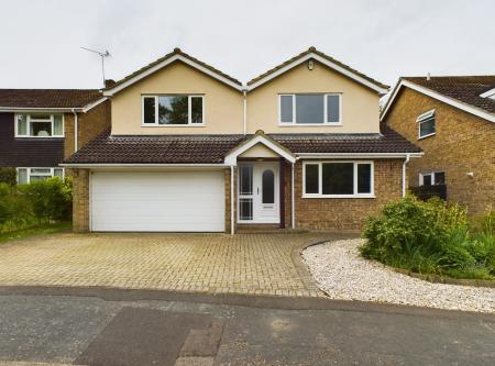 5 bedroom Detached house to let in Broadland Road, Bury St Edmunds, IP33