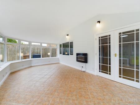5 bedroom Detached house to let in Broadland Road, Bury St Edmunds, IP33