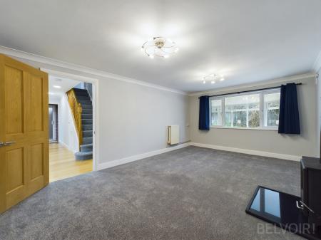 5 bedroom Detached house to let in Broadland Road, Bury St Edmunds, IP33