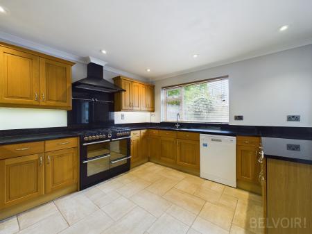 5 bedroom Detached house to let in Broadland Road, Bury St Edmunds, IP33