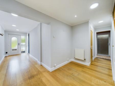 5 bedroom Detached house to let in Broadland Road, Bury St Edmunds, IP33