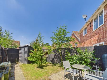 3 bedroom Semi-detached house to let in Drovers Avenue, Moreton Hall, Bury St Edmunds, IP32