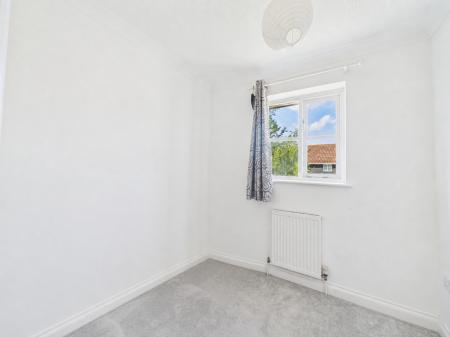 3 bedroom Semi-detached house to let in Drovers Avenue, Moreton Hall, Bury St Edmunds, IP32