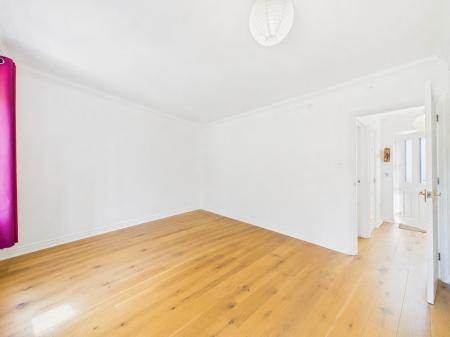 3 bedroom Semi-detached house to let in Drovers Avenue, Moreton Hall, Bury St Edmunds, IP32
