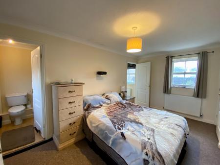 3 bedroom Terraced House to let in Fen Way, Bury St Edmunds, IP33