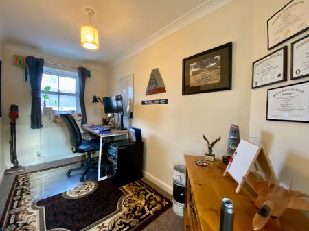 3 bedroom Terraced House to let in Fen Way, Bury St Edmunds, IP33