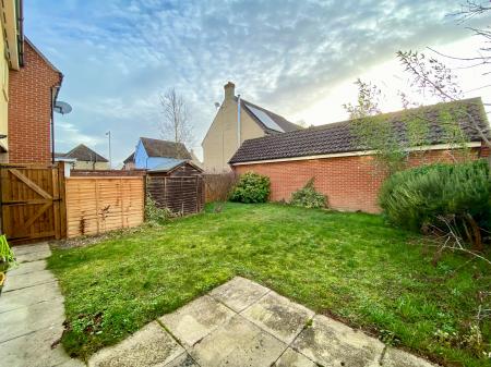 3 bedroom Terraced House to let in Fen Way, Bury St Edmunds, IP33