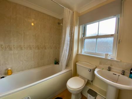 3 bedroom Terraced House to let in Fen Way, Bury St Edmunds, IP33