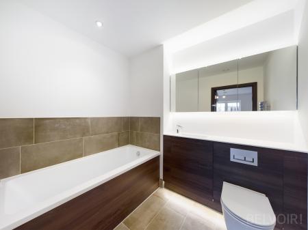 2 bedroom Apartment to let in Houghton Way, Bury St Edmunds, IP33