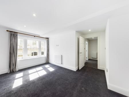 2 bedroom Flat to let in Abbeygate Street, Bury St Edmunds, IP33