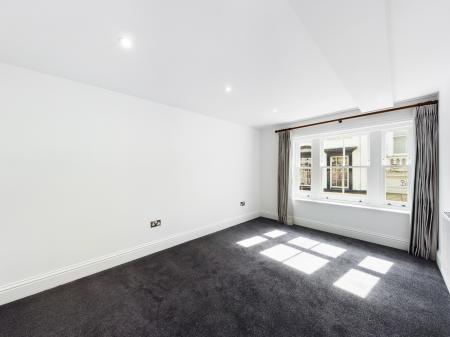 2 bedroom Flat to let in Abbeygate Street, Bury St Edmunds, IP33
