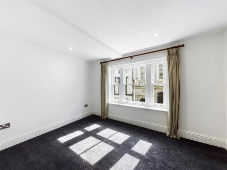 2 bedroom Flat to let in Abbeygate Street, Bury St Edmunds, IP33