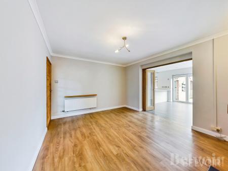 4 bedroom Semi-detached house to let in Nowton Road, Bury St Edmunds, IP33