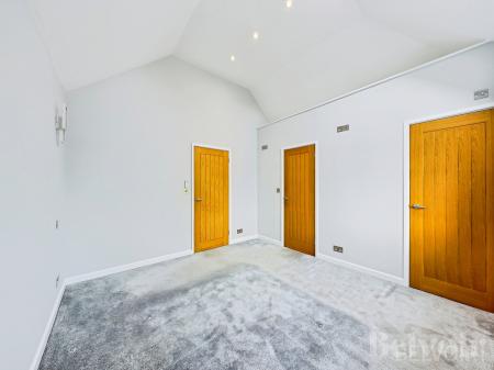 4 bedroom Semi-detached house to let in Nowton Road, Bury St Edmunds, IP33