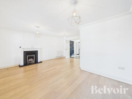 4 bedroom Town house to let in Blacksmiths Way, Elmswell, IP30