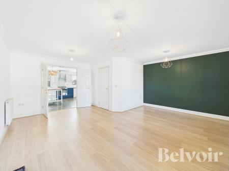 4 bedroom Town house to let in Blacksmiths Way, Elmswell, IP30