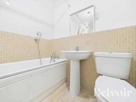 4 bedroom Town house to let in Blacksmiths Way, Elmswell, IP30