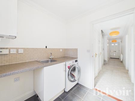 4 bedroom Town house to let in Blacksmiths Way, Elmswell, IP30