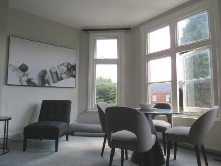 2 bedroom Flat to let in Beaconsfield Road, St Albans, AL1
