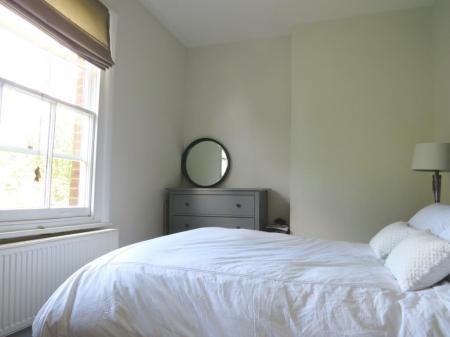 2 bedroom Flat to let in Beaconsfield Road, St Albans, AL1