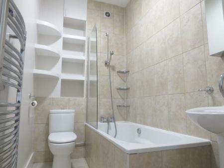 2 bedroom Flat to let in Beaconsfield Road, St Albans, AL1