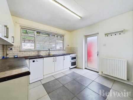 2 bedroom Detached bungalow to let in The Leys, Tostock, IP30