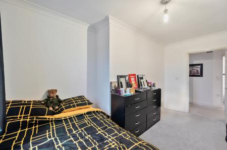 2 bedroom Flat for sale in Dorchester Court, Camberley