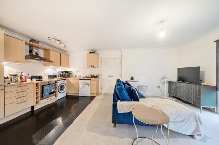 2 bedroom Flat for sale in Dorchester Court, Camberley