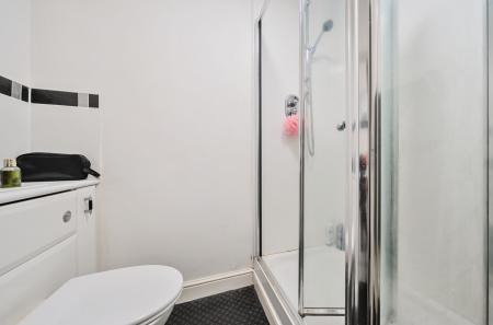 2 bedroom Flat for sale in Dorchester Court, Camberley