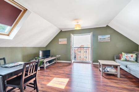 2 bedroom Flat for sale in Dorchester Court, Camberley