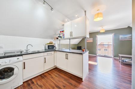 2 bedroom Flat for sale in Dorchester Court, Camberley