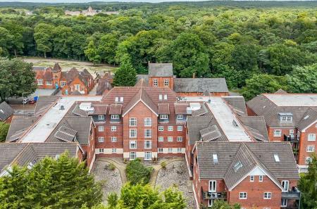 2 bedroom Flat for sale in Dorchester Court, Camberley