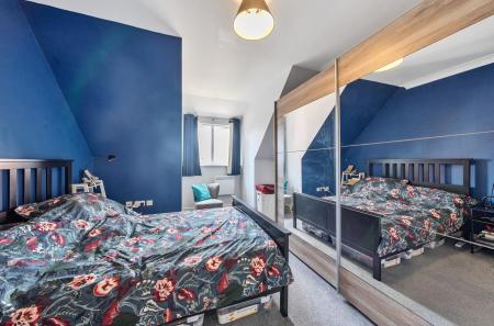 2 bedroom Flat for sale in Dorchester Court, Camberley