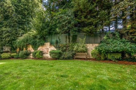 2 bedroom Flat for sale in Dorchester Court, Camberley