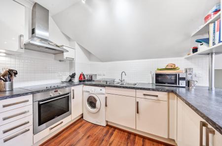 2 bedroom Flat for sale in Dorchester Court, Camberley