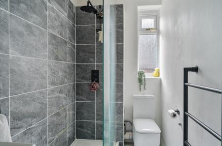 1 bedroom Flat for sale in Mytchett Road, Mytchett