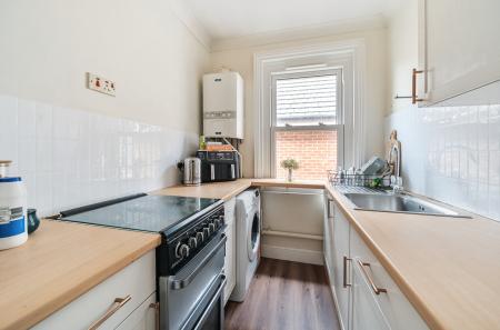 1 bedroom Flat for sale in Mytchett Road, Mytchett