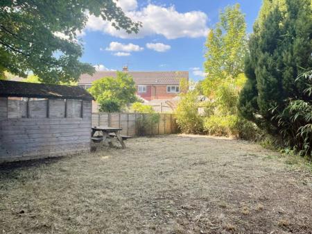 1 bedroom Flat for sale in Mytchett Road, Mytchett