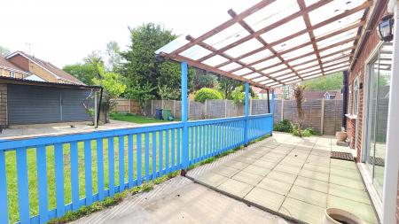3 bedroom Detached house for sale in Bedford Avenue