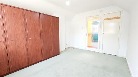 3 bedroom Detached house for sale in Bedford Avenue