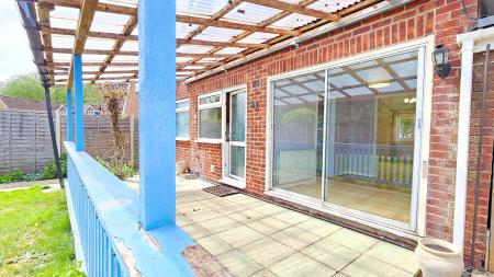 3 bedroom Detached house for sale in Bedford Avenue