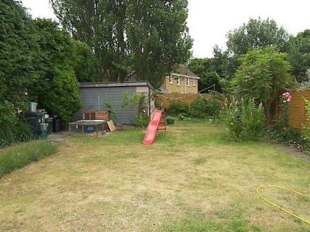 3 bedroom Detached house for sale in Bedford Avenue