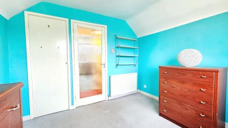 3 bedroom Detached house for sale in Bedford Avenue