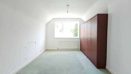 3 bedroom Detached house for sale in Bedford Avenue