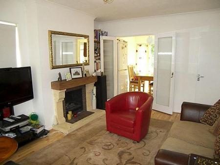 3 bedroom Detached house for sale in Bedford Avenue